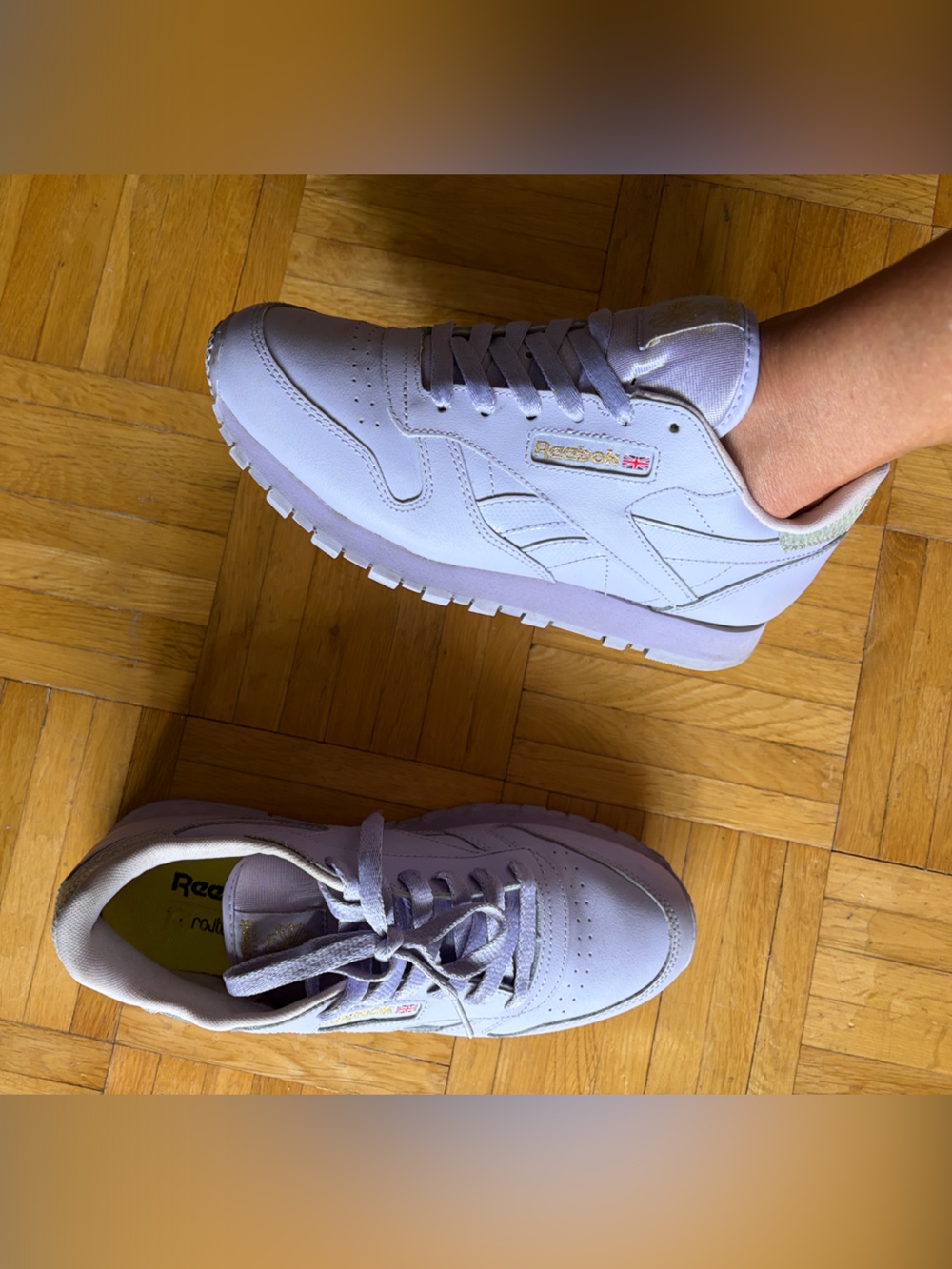 EUC Reebok Leather Sneakers - Pastel - Women’s Size 6.5